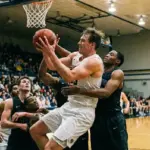 バスケのリバウンドのコツ！「ボックスアウト」を制してゴール下を支配する方法